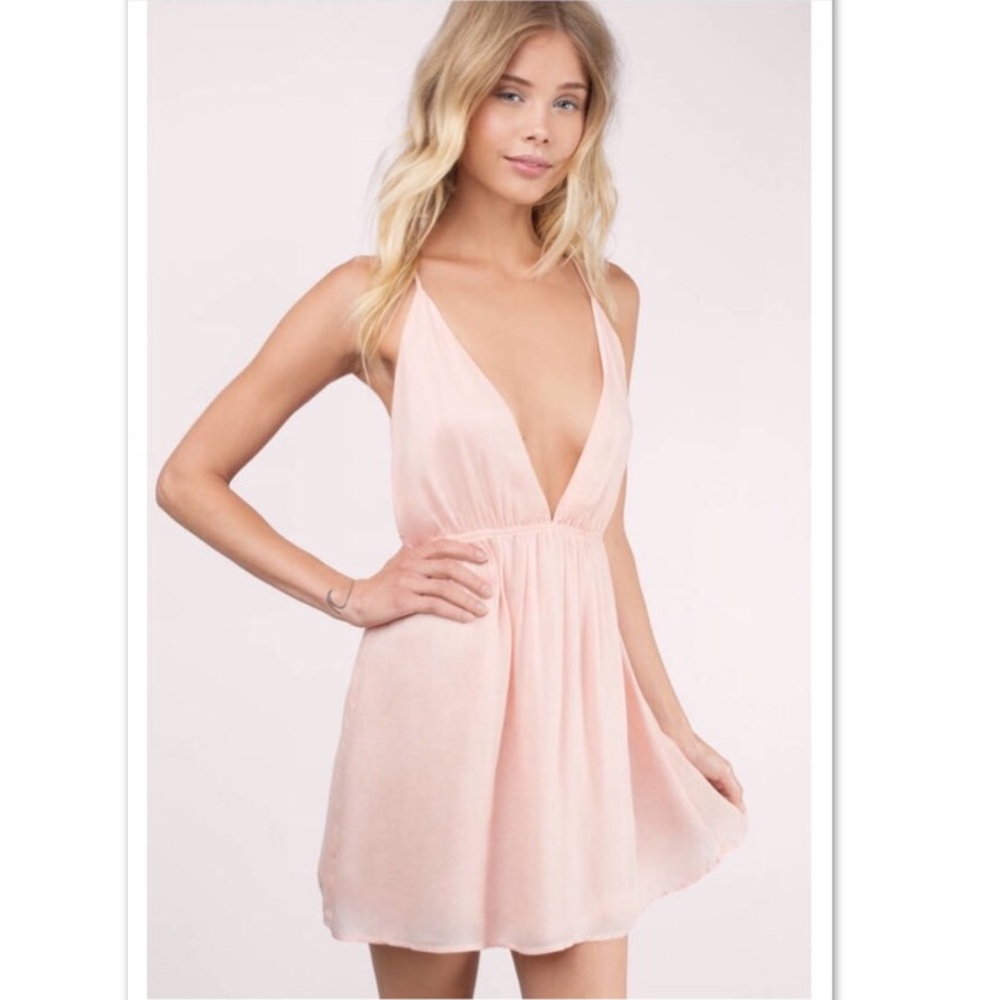Tobi: Blush Pink Low Cut Dress